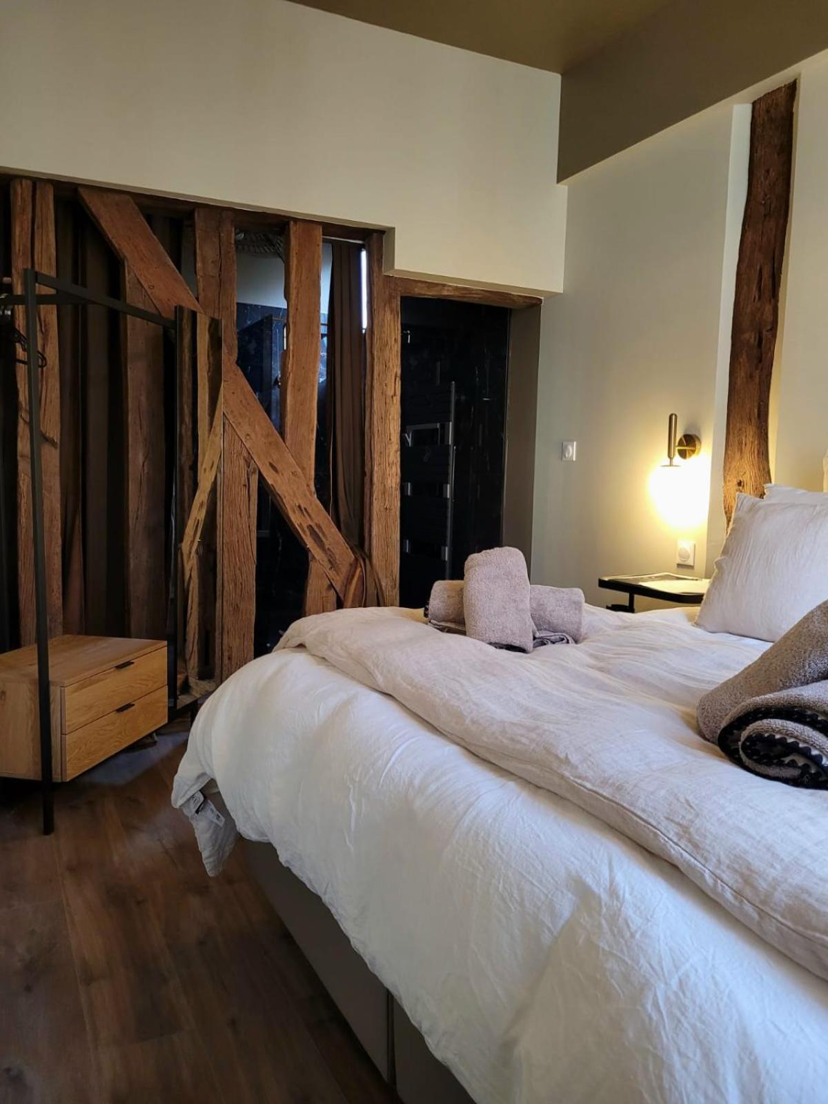 Tresors De Sens Bed & Breakfast Екстериор снимка