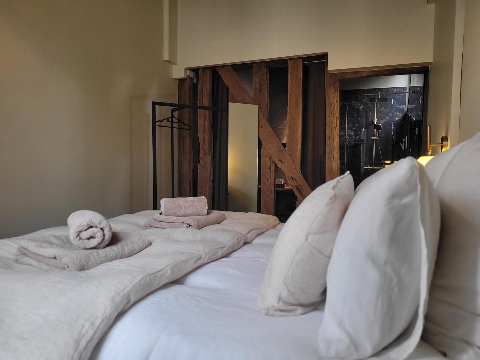 Tresors De Sens Bed & Breakfast Екстериор снимка